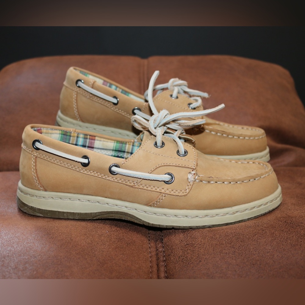 Bass boat shoes